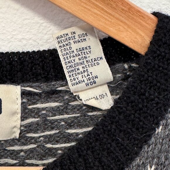 Vintage 90s GAP 100% Wool Black Fair Isle Nordic Cardigan Sweater Size Medium - Picture 5 of 10